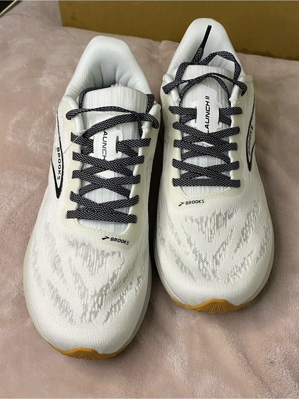 Unisex Brooks Launch 11 Running Shoes Mens size 7 Womens size 8.5